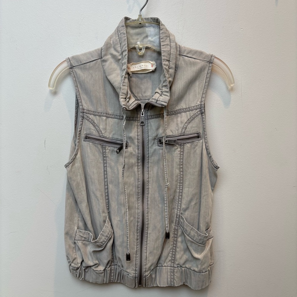 Gray Sleeveless Denim Vest with Stylish Collar